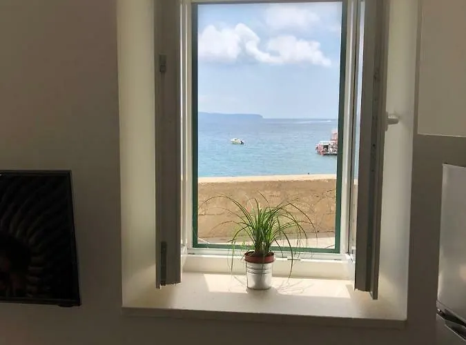 Away From Apartament Komiža